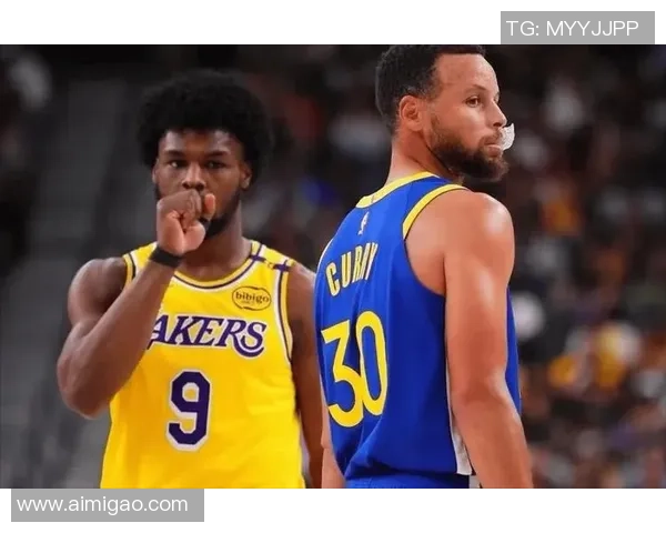 勇士与湖人2016季前赛精彩回顾与赛场亮点分析